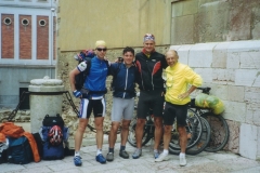 img312 21.5.2005 Leon - L'incontro con 3 ciclisti italiani